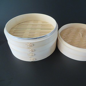 Bamboo steamer with steel ring